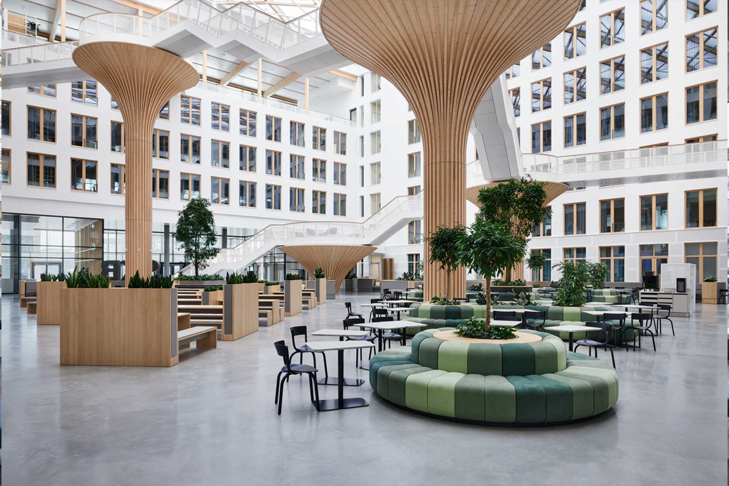 MASTO-Dekorationen-Vattenfall-Atrium-Polster